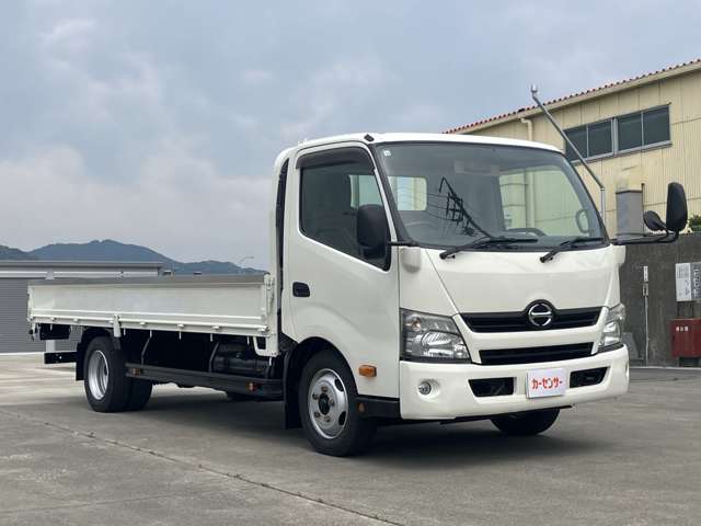 Hino Dutro 3