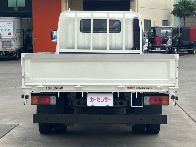 Hino Dutro 6