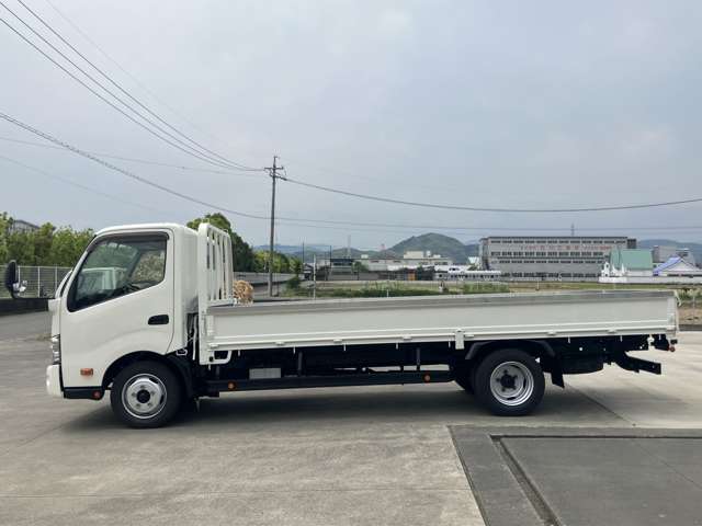 Hino Dutro 8