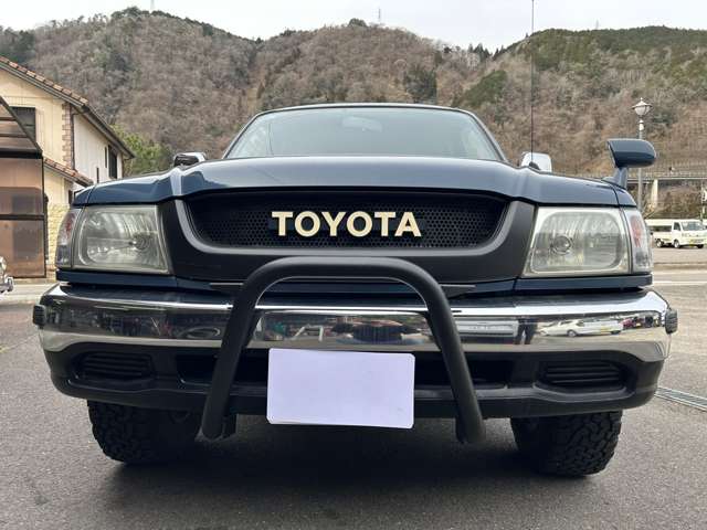 Toyota Hilux 5