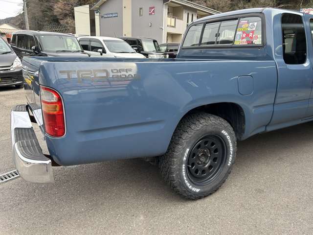 Toyota Hilux 9