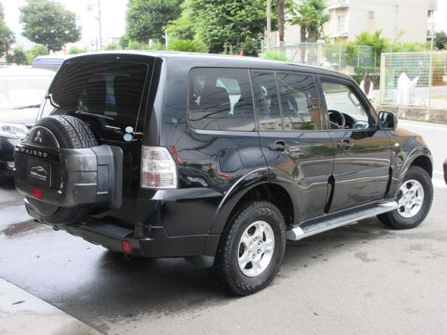 Mitsubishi Pajero 2