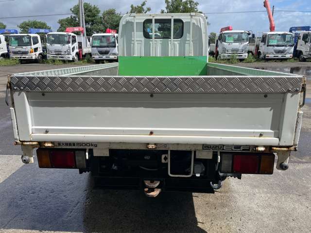 Isuzu Elf 6