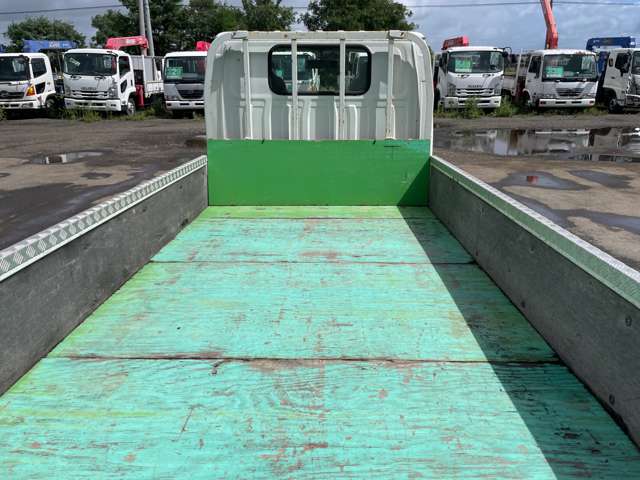 Isuzu Elf 9