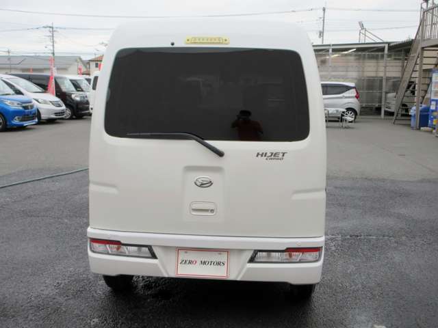 Daihatsu Hijet Cargo 11