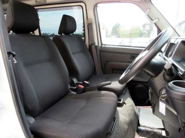Daihatsu Hijet Cargo 8