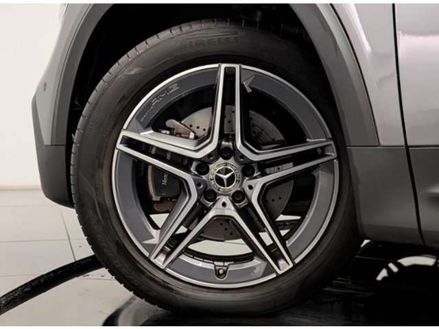 Mercedes-Benz GLB 12