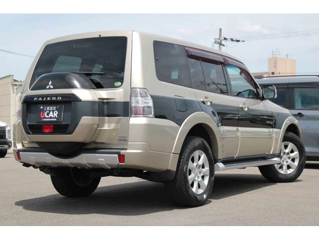 Mitsubishi Pajero 2
