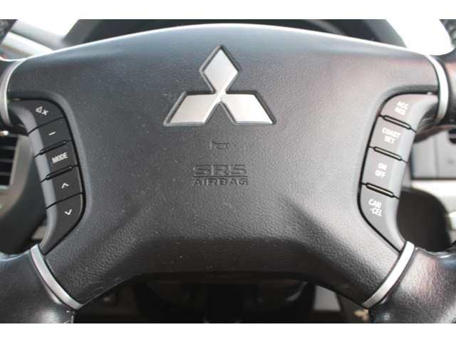 Mitsubishi Pajero 9