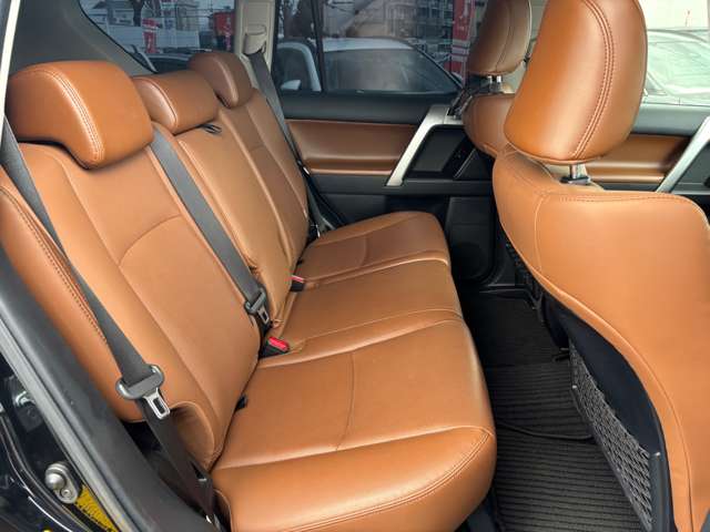 Toyota Land Cruiser Prado 7
