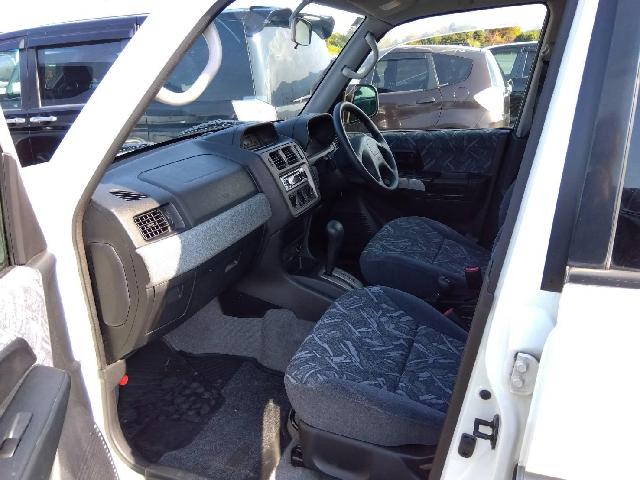 Mitsubishi Pajero iO 3