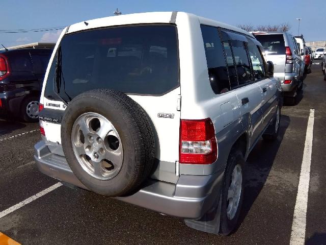 Mitsubishi Pajero iO 5