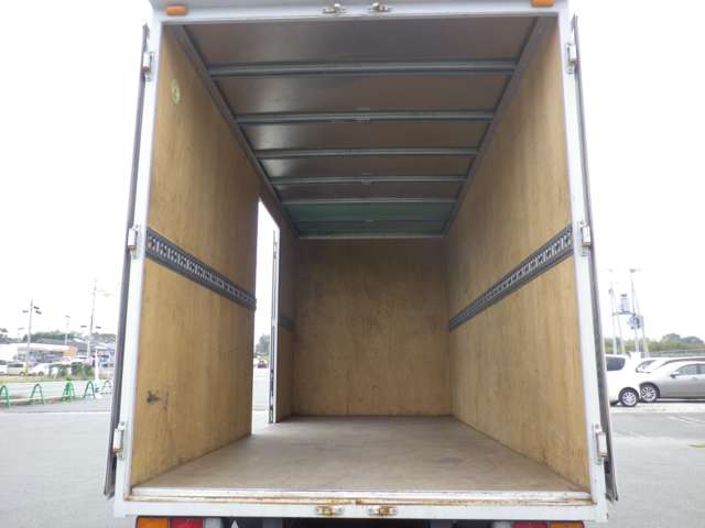 Mitsubishi Fuso Canter 12