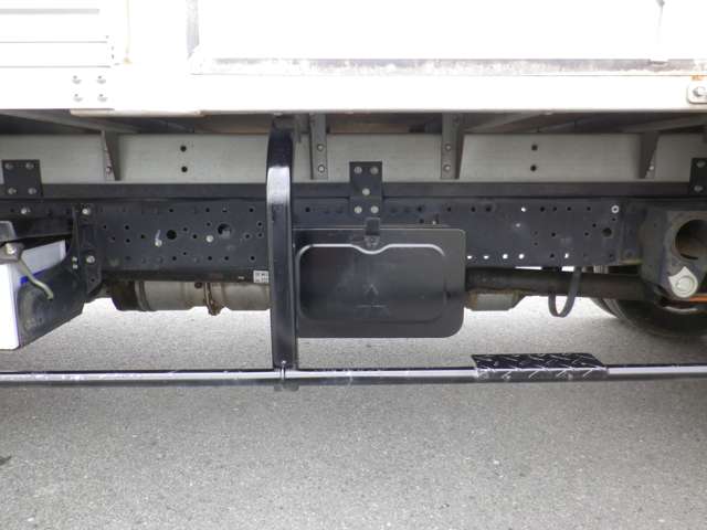 Mitsubishi Fuso Canter 9