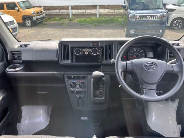 Daihatsu Hijet Cargo 6