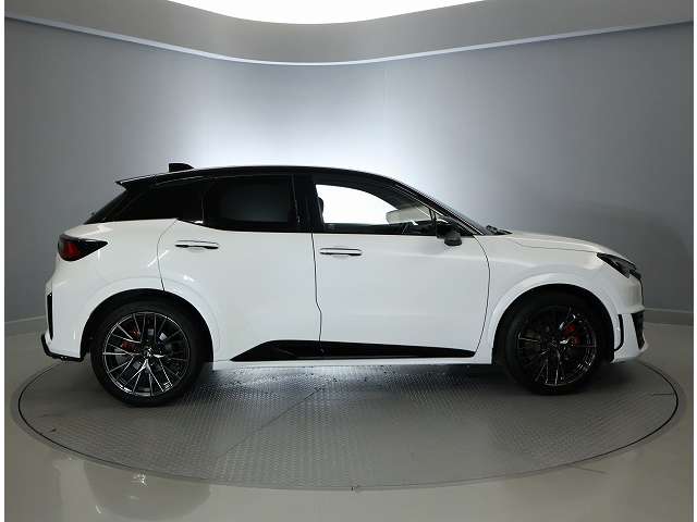 Lexus LBX 12