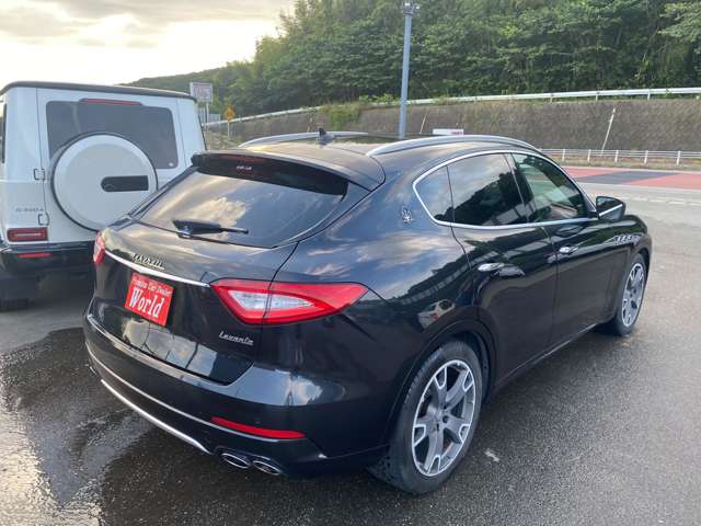 Maserati Levante 12