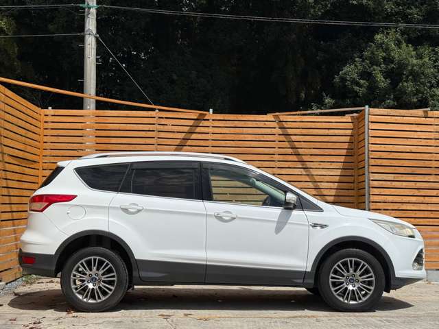 Ford クーガ 4