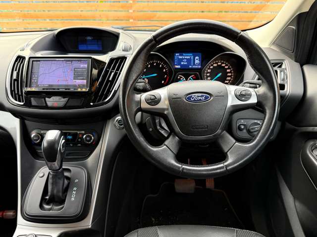 Ford クーガ 6