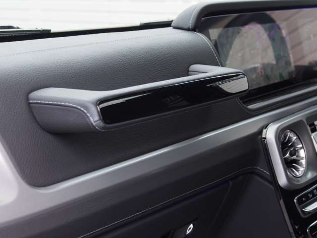 Mercedes-Benz G-Class 9