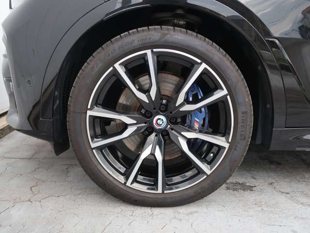 BMW X7 9