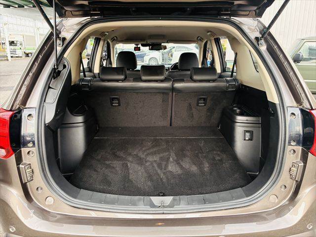 Mitsubishi Outlander PHEV 11