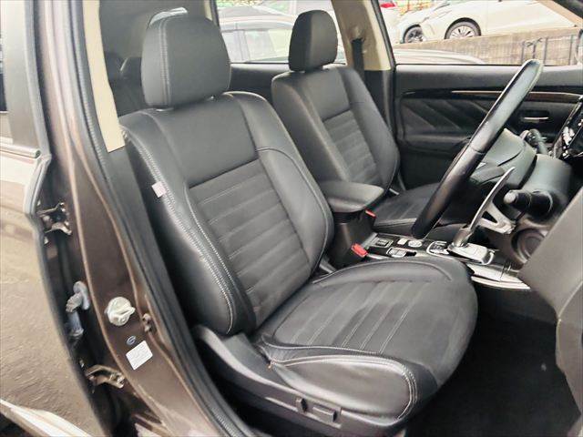 Mitsubishi Outlander PHEV 9
