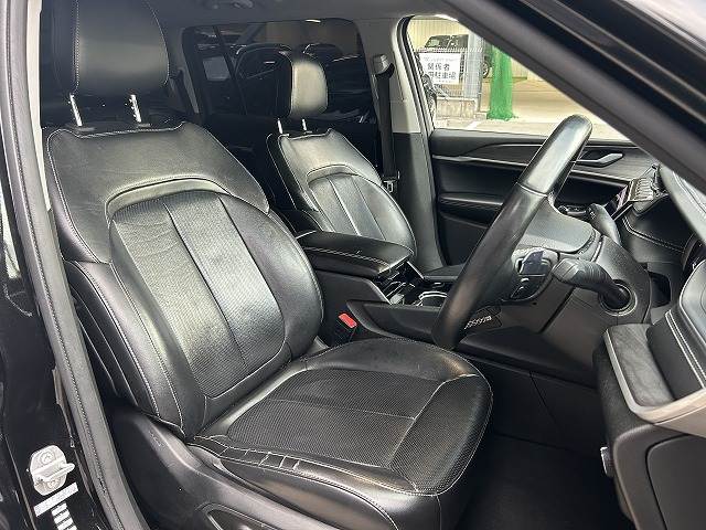 Jeep Grand Cherokee L 11