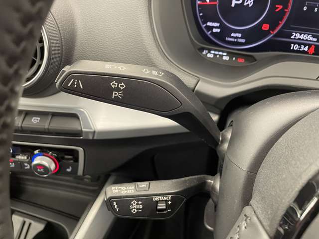Audi Q2 8