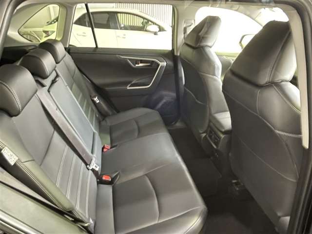 Toyota RAV4 6