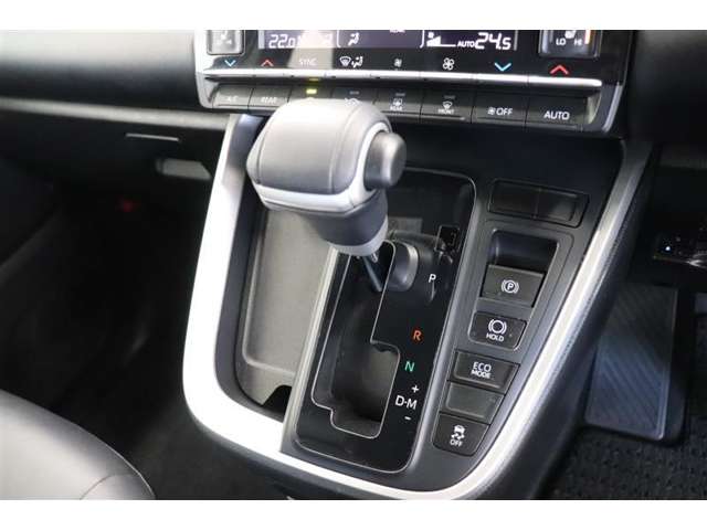 Toyota Noah 12