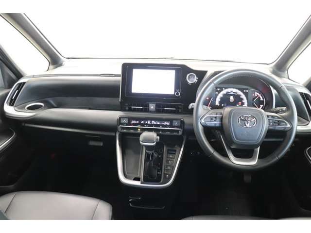 Toyota Noah 3