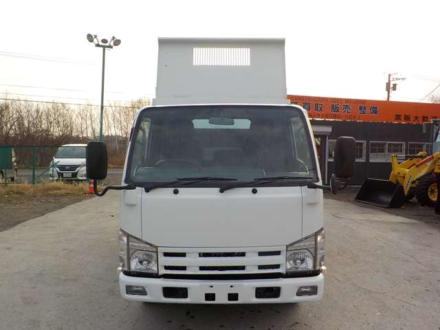 Isuzu Elf 2