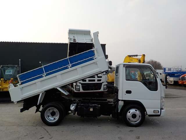 Isuzu Elf 4