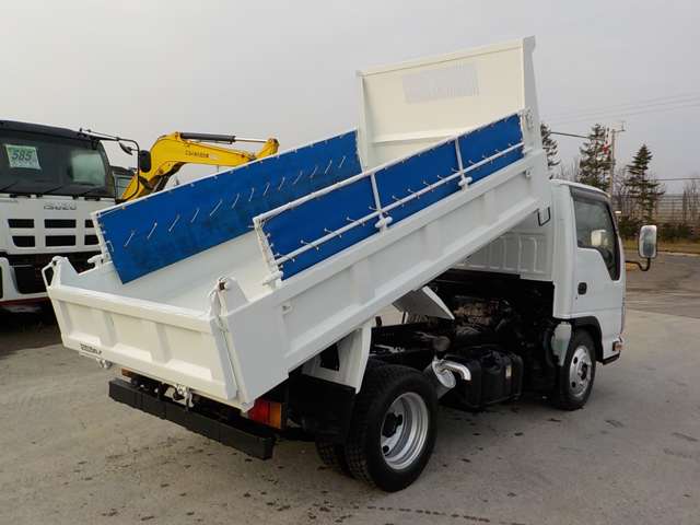 Isuzu Elf 5