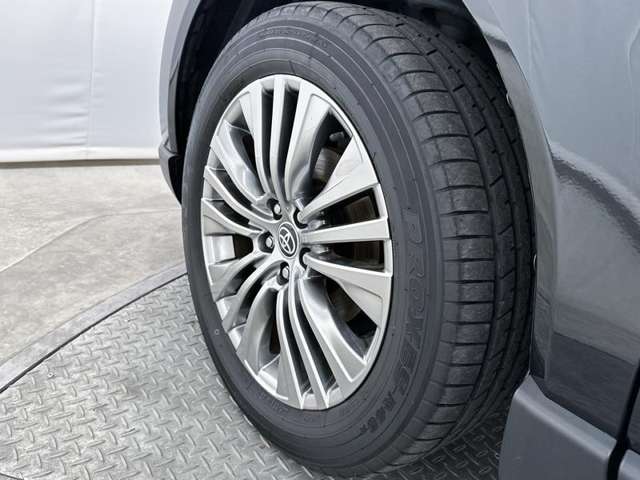 Toyota Harrier 9