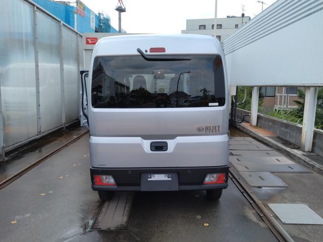 Daihatsu Hijet Cargo 6