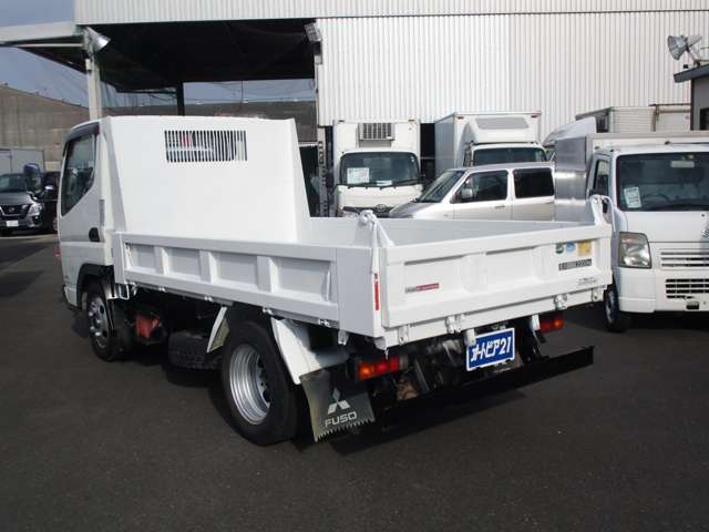 Mitsubishi Fuso Canter 4