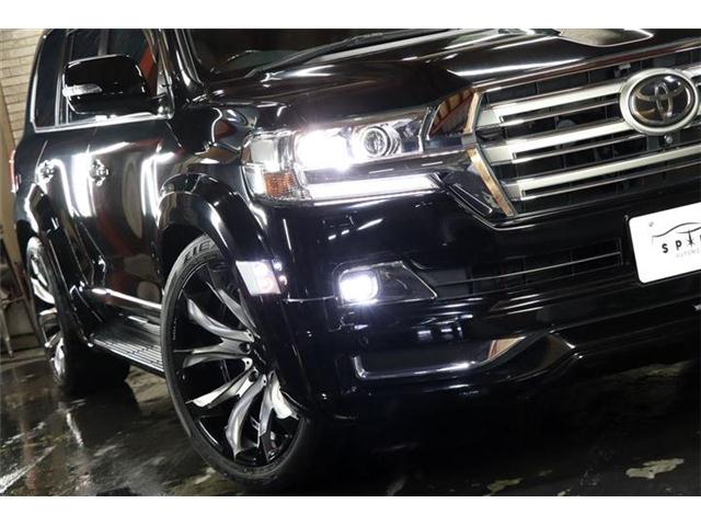 Toyota Land Cruiser 200 11