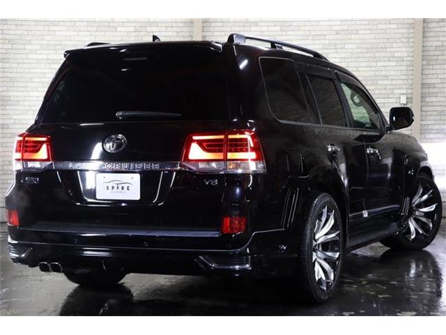 Toyota Land Cruiser 200 8