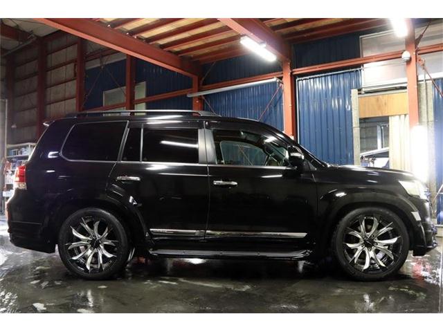 Toyota Land Cruiser 200 9