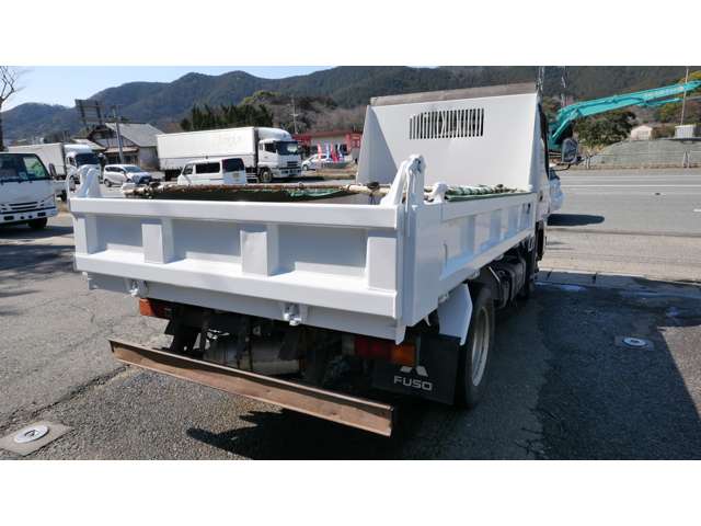 Mitsubishi Fuso Canter 7