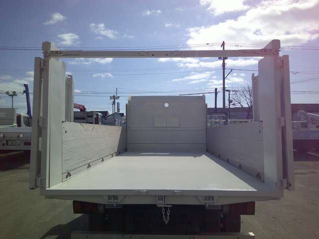 Isuzu Elf 11