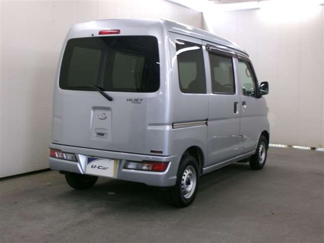 Daihatsu Hijet Cargo 4