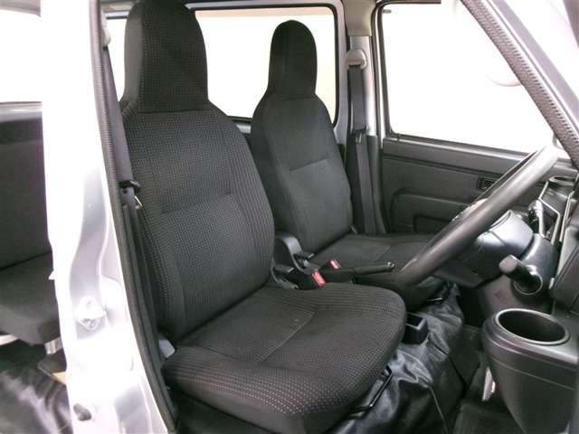 Daihatsu Hijet Cargo 6