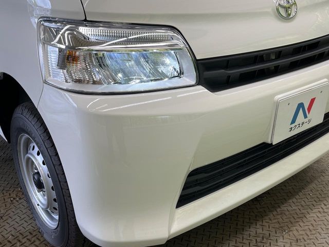 Toyota Town Ace Van 12