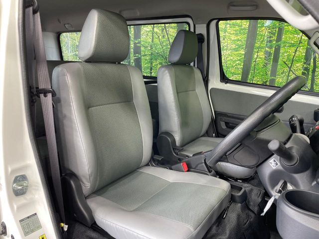 Toyota Town Ace Van 8