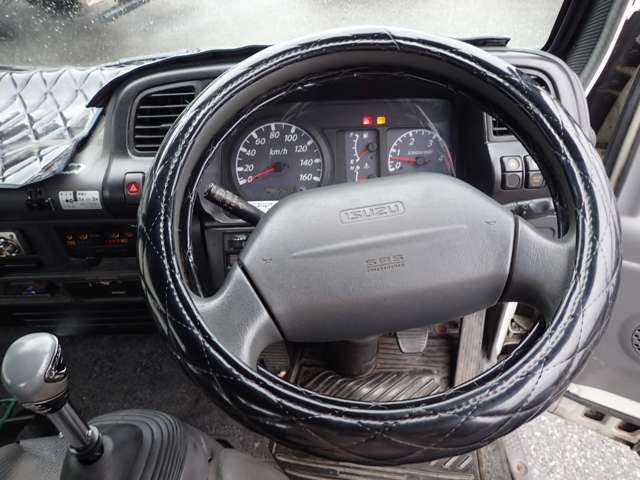 Isuzu Elf 11