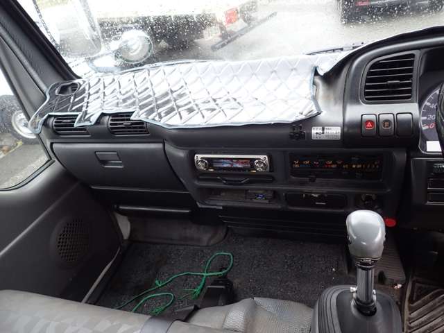 Isuzu Elf 12