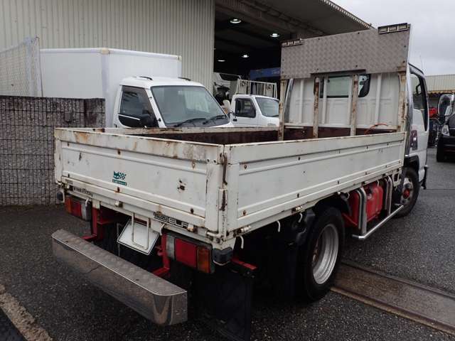 Isuzu Elf 6